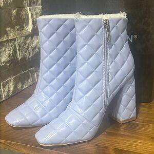 Cape Robbin Periwinkle Block Heel Ankle Boots new in box size 6.5